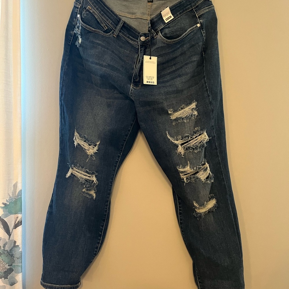 NWT Judy Blue put a ring on it boyfriend jeans!